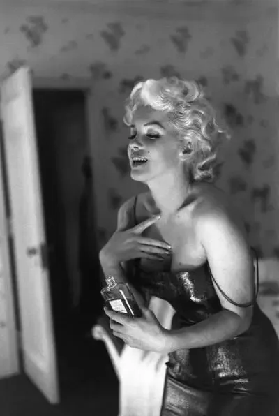 Chanel No. 5 and the Marilyn Monroe Effect: The Timeless Power of Celebrity Endorsement
